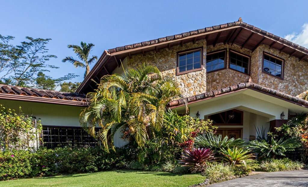 casa con jardín en puebla